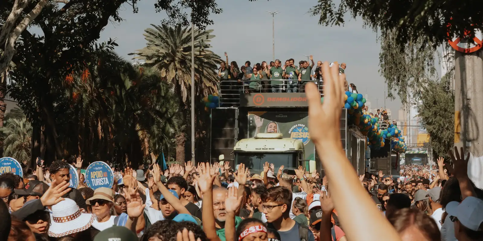 Marcha para Jesus reúne público evangélico em São Paulo