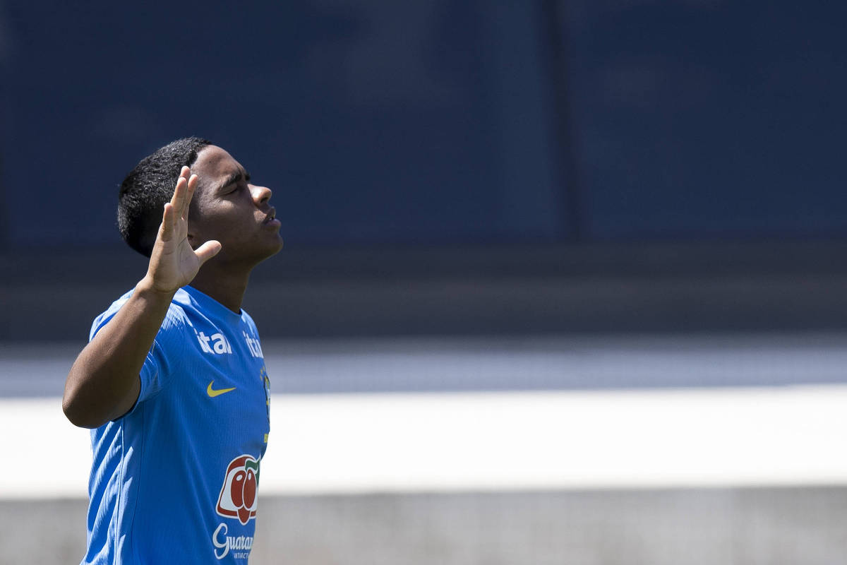 Endrick se torna queridinho das redes sociais após suposto desdém dentro da seleção: 'É o nome do Hexa'