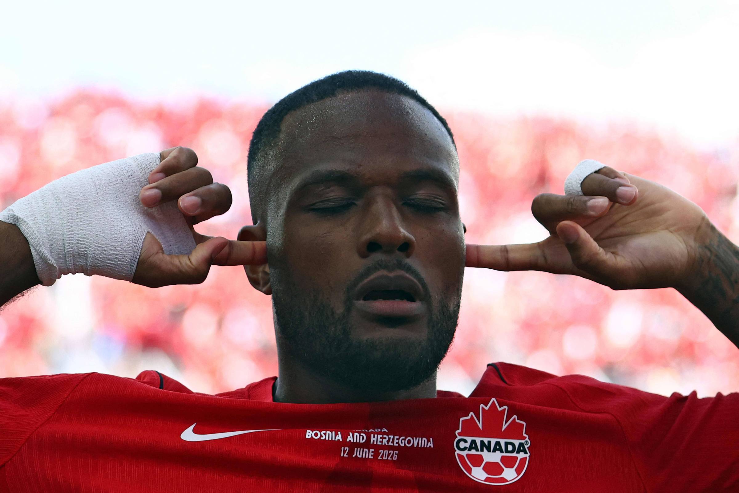 Resumo do dia: EUA goleiam Paraguai, e Canadá arranca empate da Bósnia na Copa