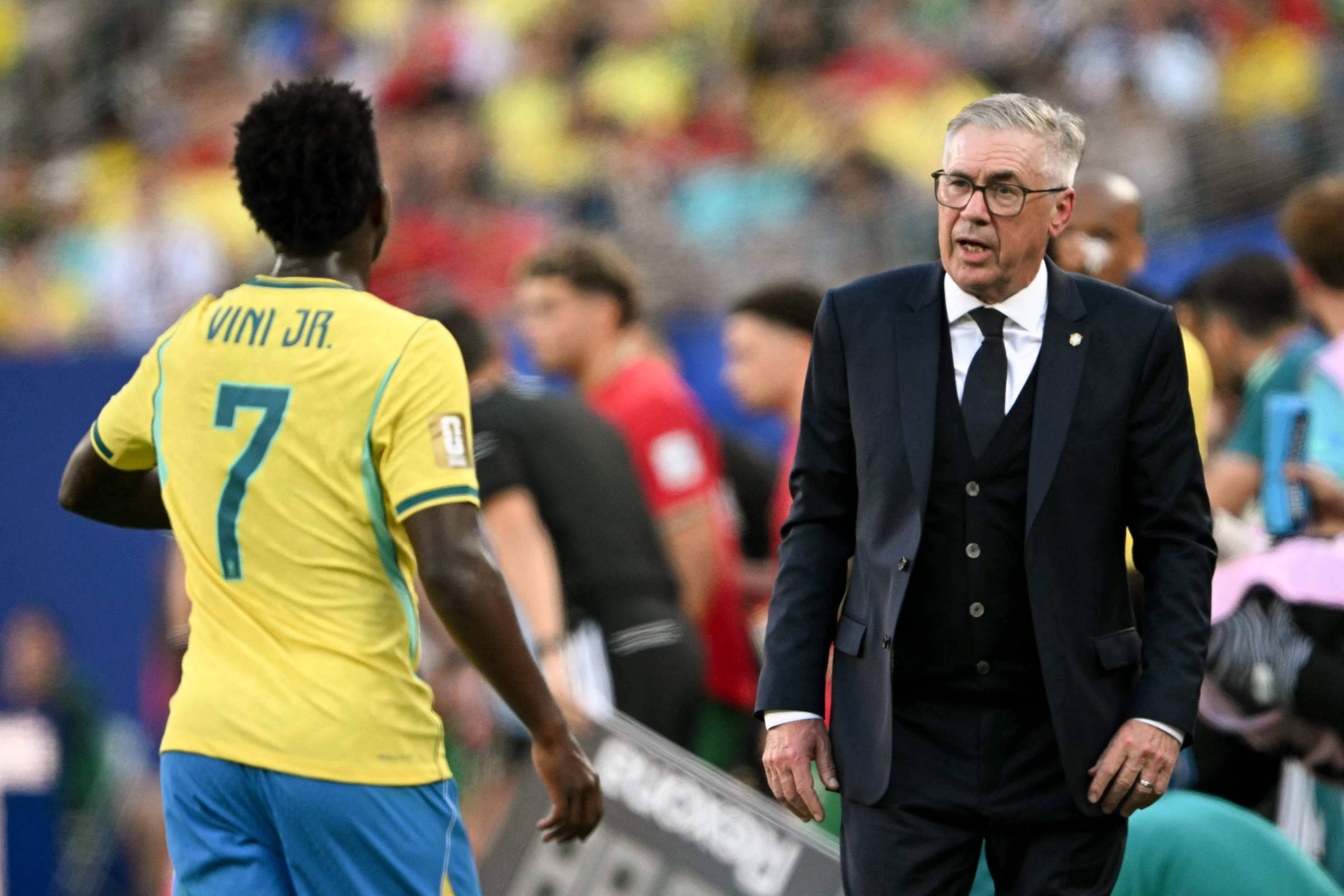 Ancelotti cobra, elenco faz autocrítica, e Brasil encara pressão no inicio da Copa