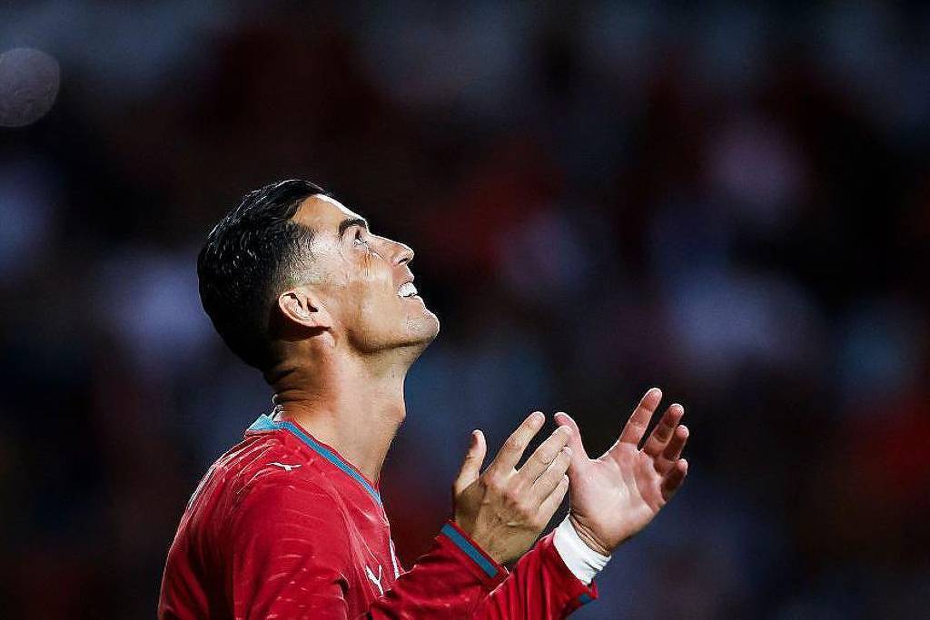 Cristiano Ronaldo: de menino que esperava por sobras de hambúrgueres no McDonald's a 1º bilionário do futebol