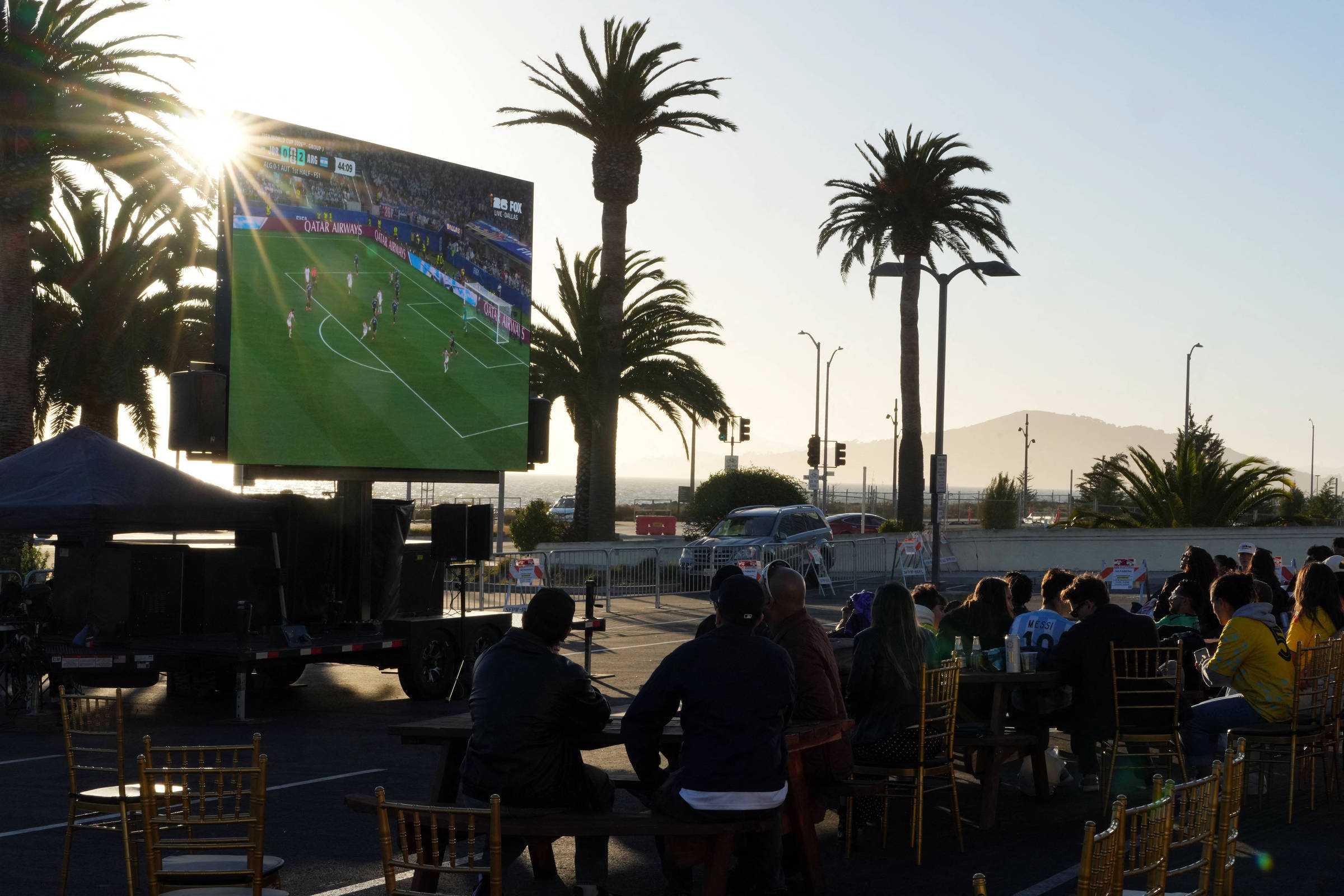 Tiroteio em 'fan zone' da Copa do Mundo na Califórnia deixa uma pessoa morta