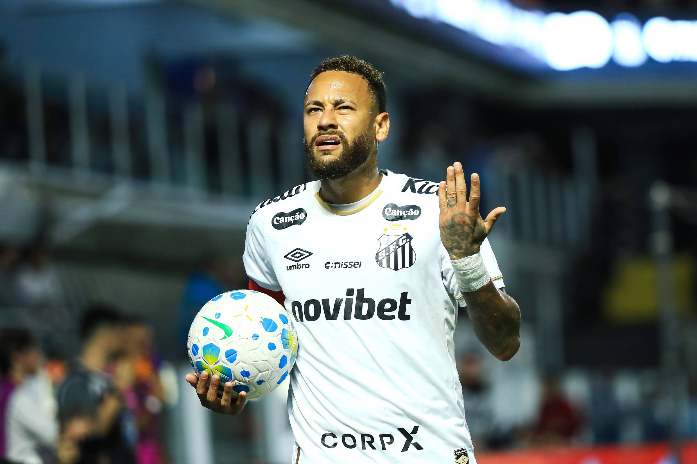 Com Neymar titular, Santos empata com a Chapecoense no sufoco