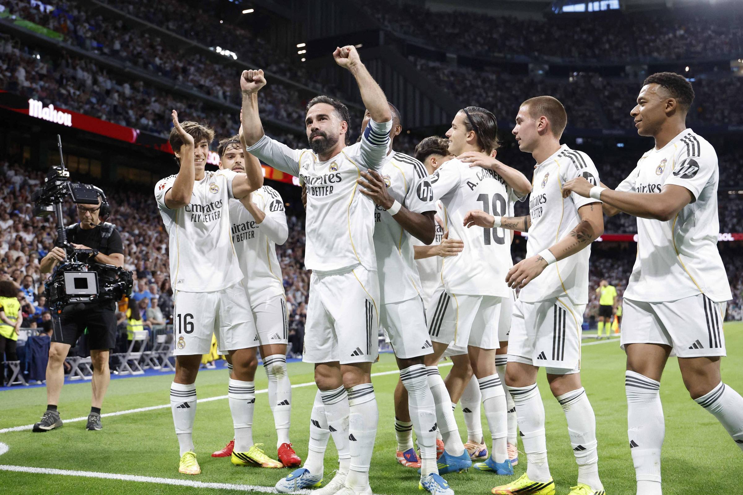 Real Madrid registra receita recorde de R$ 7,1 bilhões na temporada 2025/26