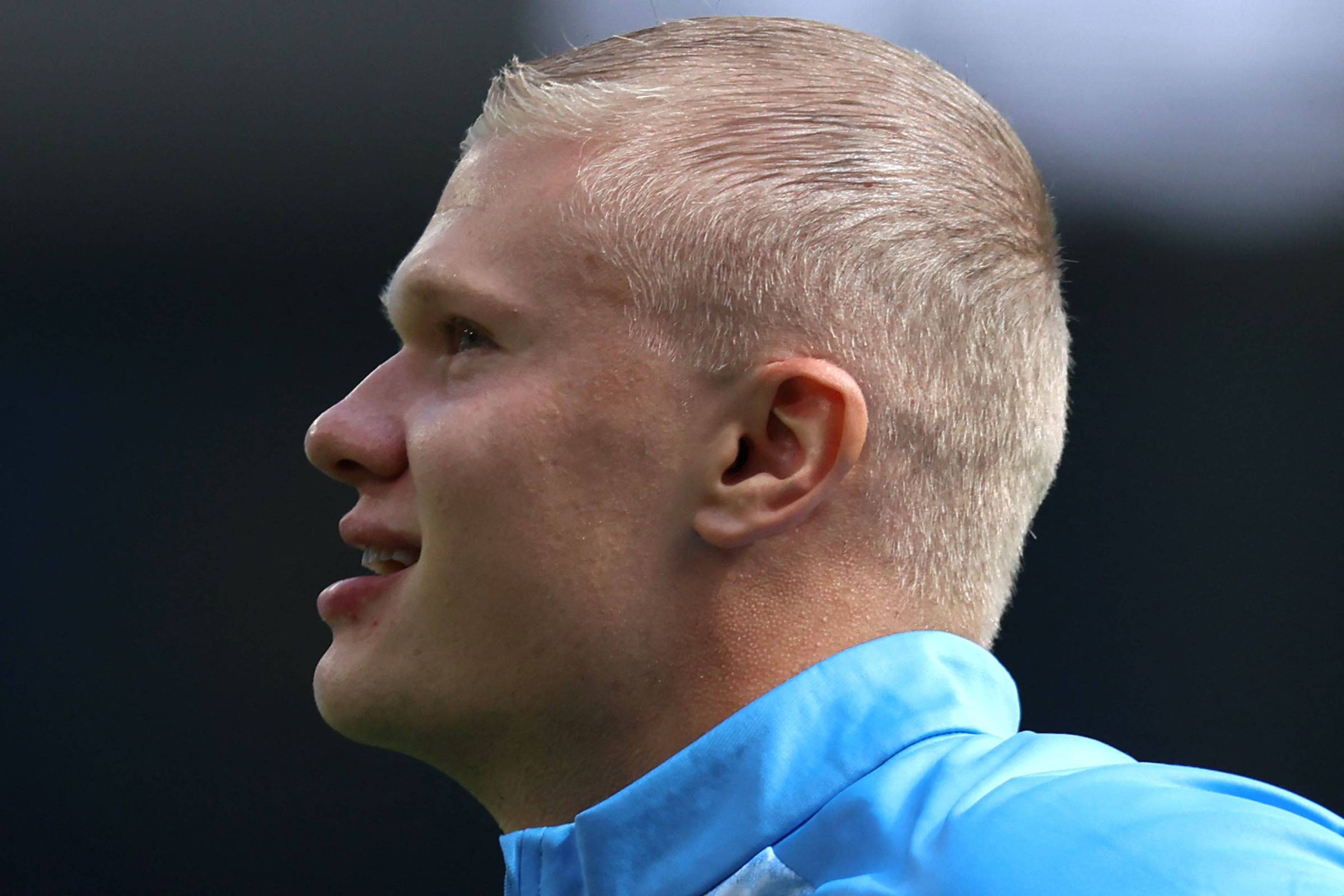 Haaland corta o cabelo para a estreia da temporada do Manchester City