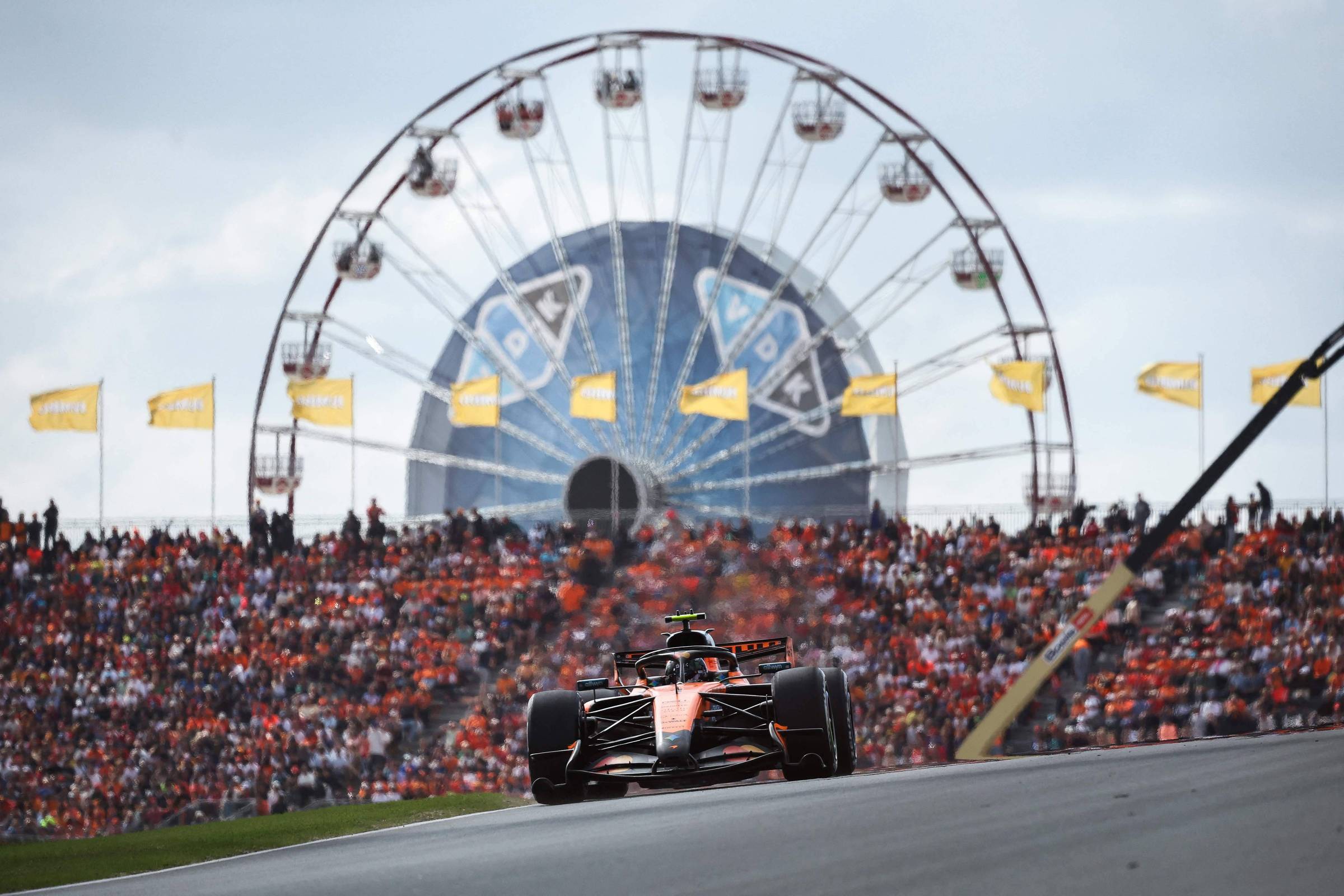 Lando Norris vence atribulado GP da Holanda; Verstappen roda no começo