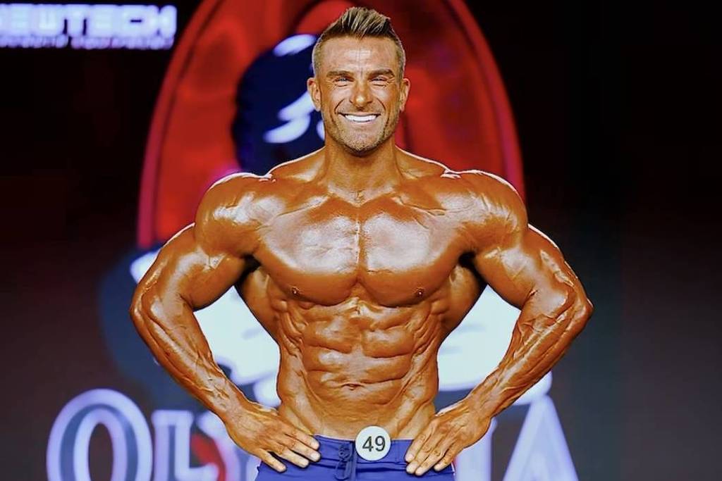 Mister Olympia 2026: Ryan Terry vence a categoria Men's Physique