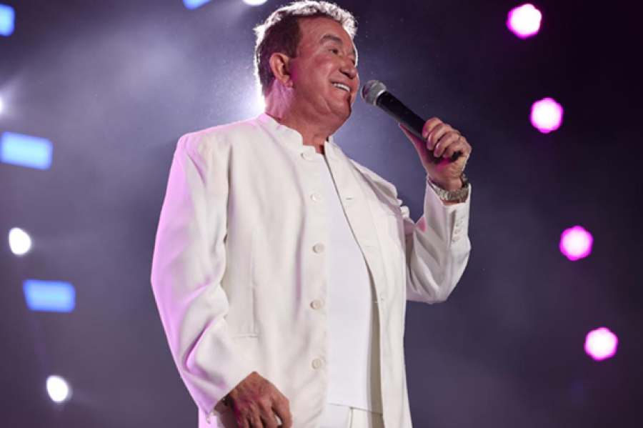Amado Batista leva show de sucessos ao Espaço Hall, no Rio