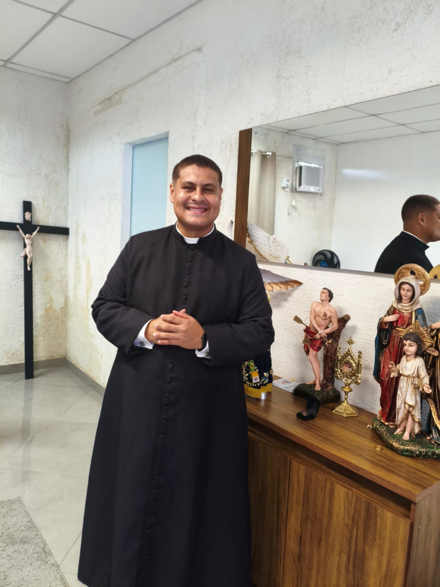 Padre Thalles celebra 2 anos de sacerdócio na Paróquia São Sebastião de Nova Sepetiba