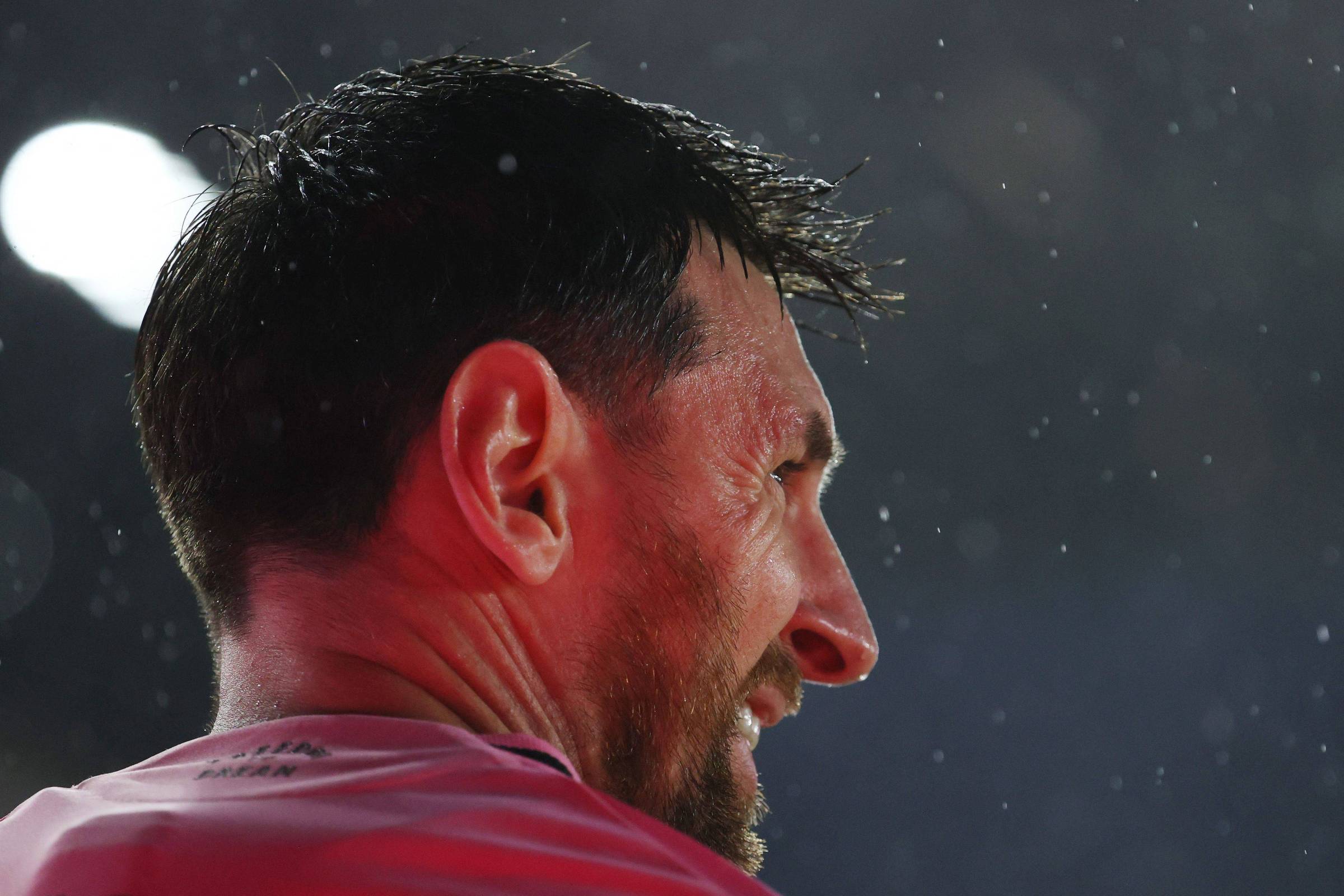 Messi alcança marca de 900 gols na carreira