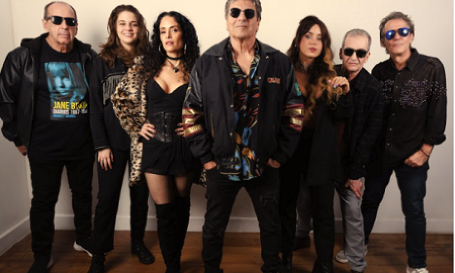 Blitz volta ao Circo Voador e e filha de Evandro faz show de abertura