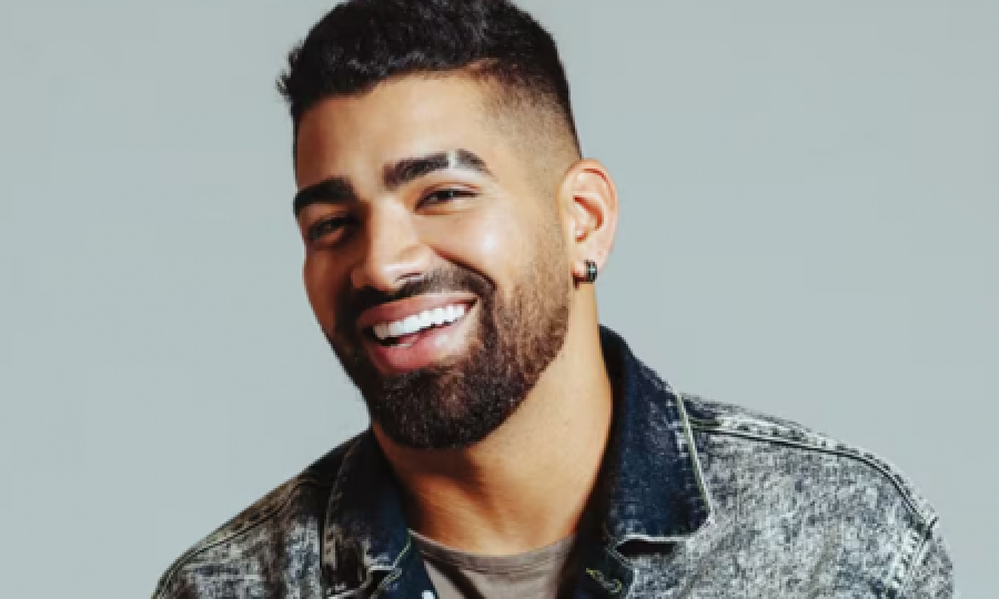 Dilsinho lança novas faixas do álbum “Conteúdo Sensível”