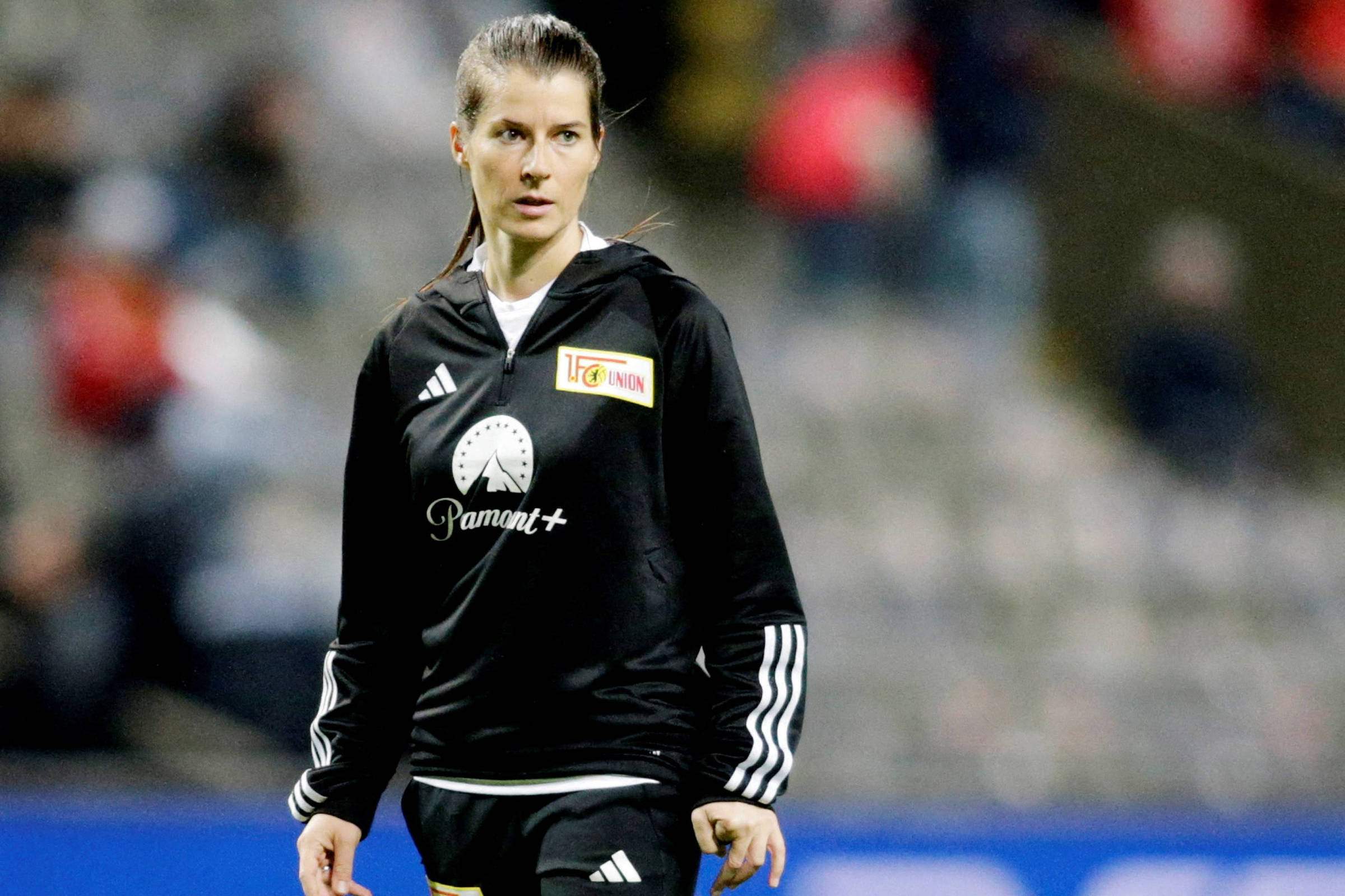 Marie-Louise Eta se torna a primeira treinadora nas grandes ligas da Europa