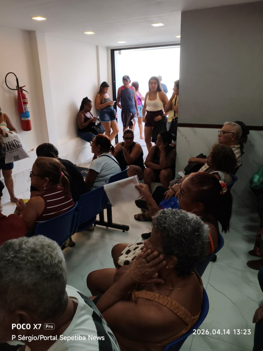 DESCASO NA SAÚDE: PACIENTES ENFRENTAM CALOR, FALTA DE PRIORIDADE E LONGA ESPERA EM CLÍNICA DE SANTA CRUZ