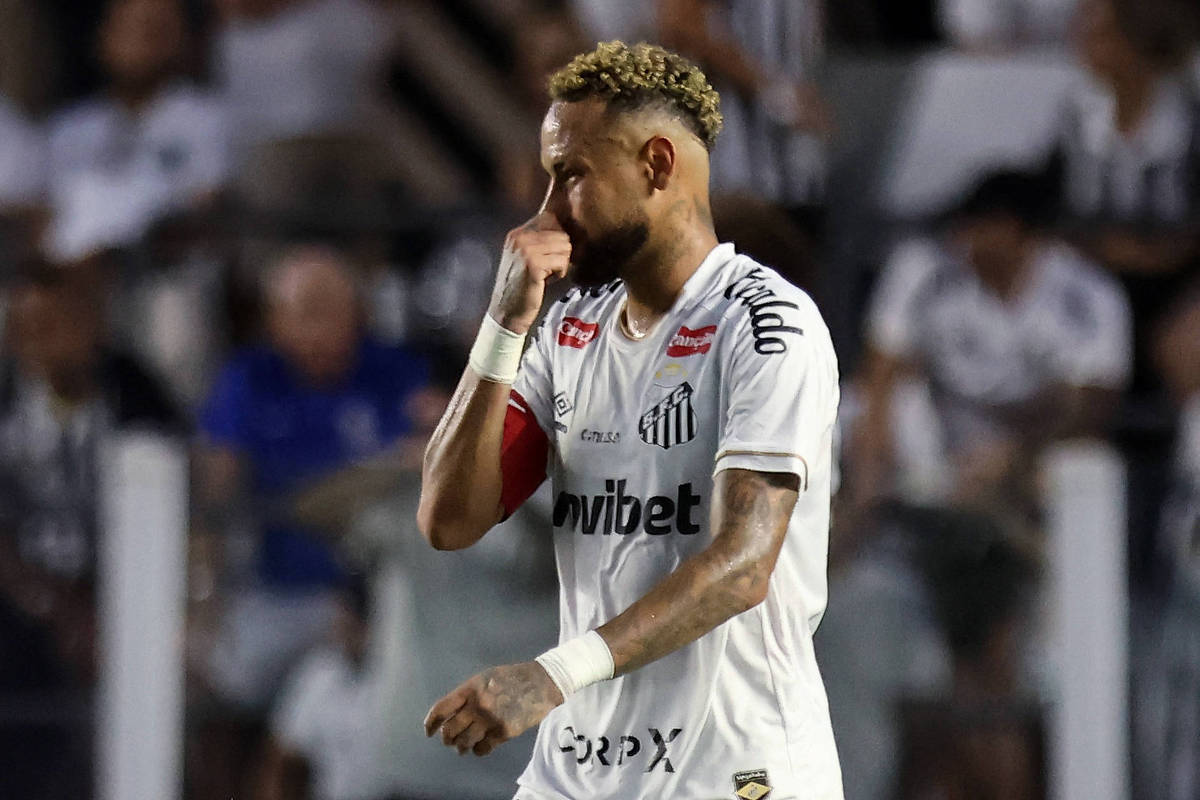 Panini confirma álbum da Copa do Mundo sem a presença de Neymar