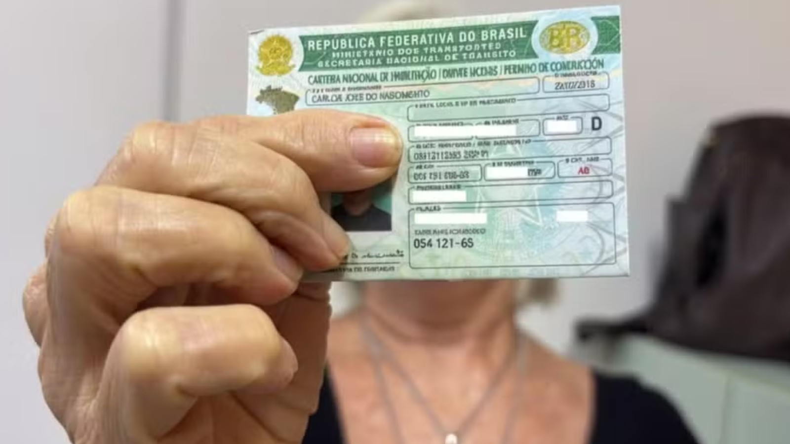 Nova CNH: brasileiros economizam R$ 1,8 bilhão com curso teórico gratuito, diz ministério