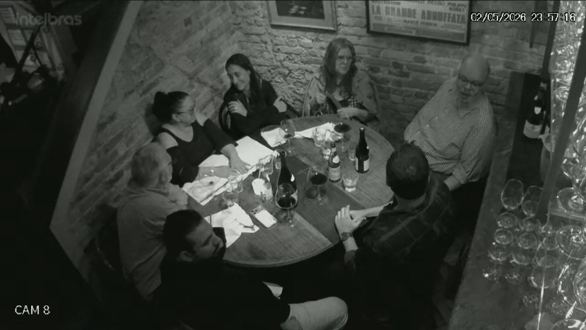 ‘Vou embora antes que eu faça alguma coisa’: funcionário relata comportamento de Ed Motta e amigos em confusão em restaurante