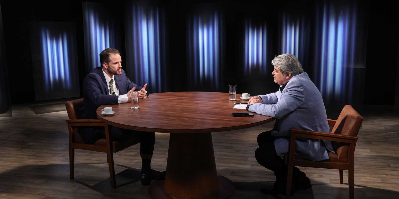 Na Mesa com Datena recebe o ministro Dario Durigan nesta terça-feira