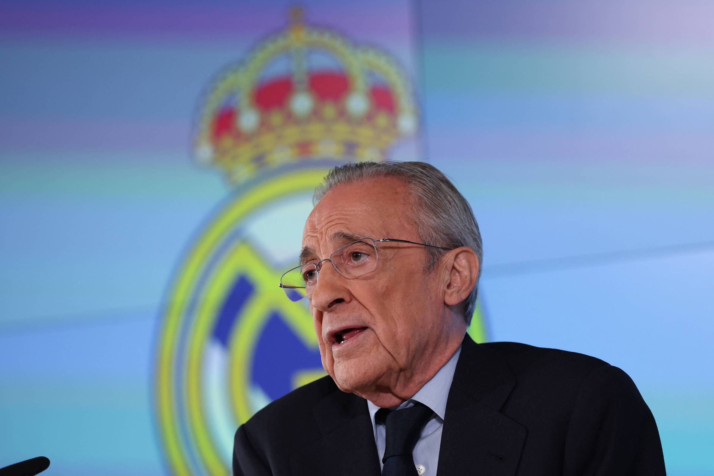 Presidente do Real Madrid convoca eleições e apresenta sua candidatura