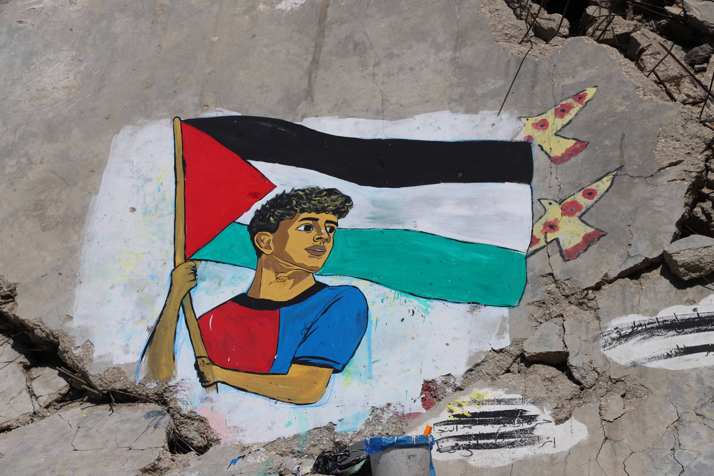 Pedro Sánchez se diz 'orgulhoso' de Yamal por hastear bandeira palestina
