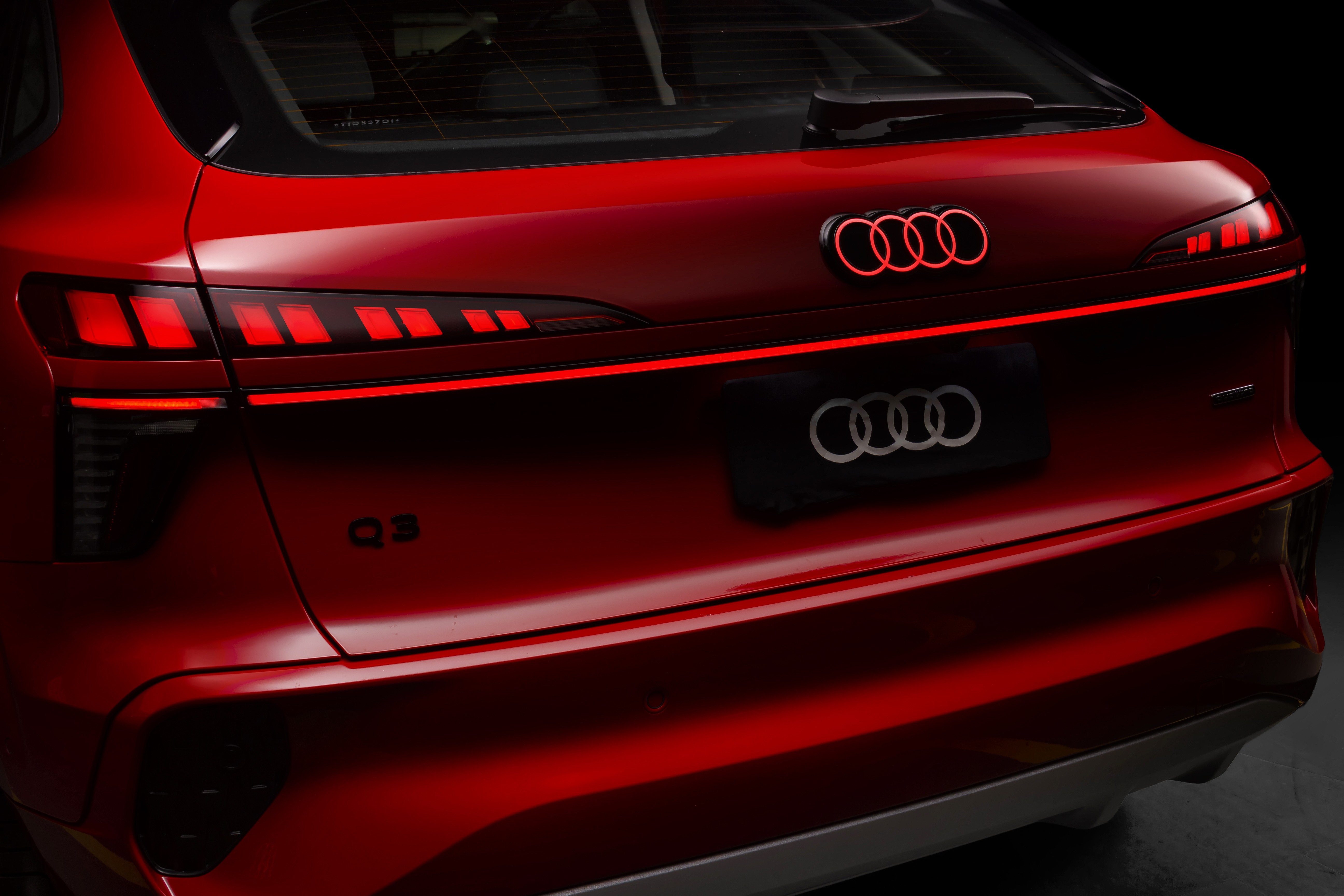 Audi Q3 evolui para enfrentar BMW e Mercedes, mas fica devendo em tecnologia; veja o teste