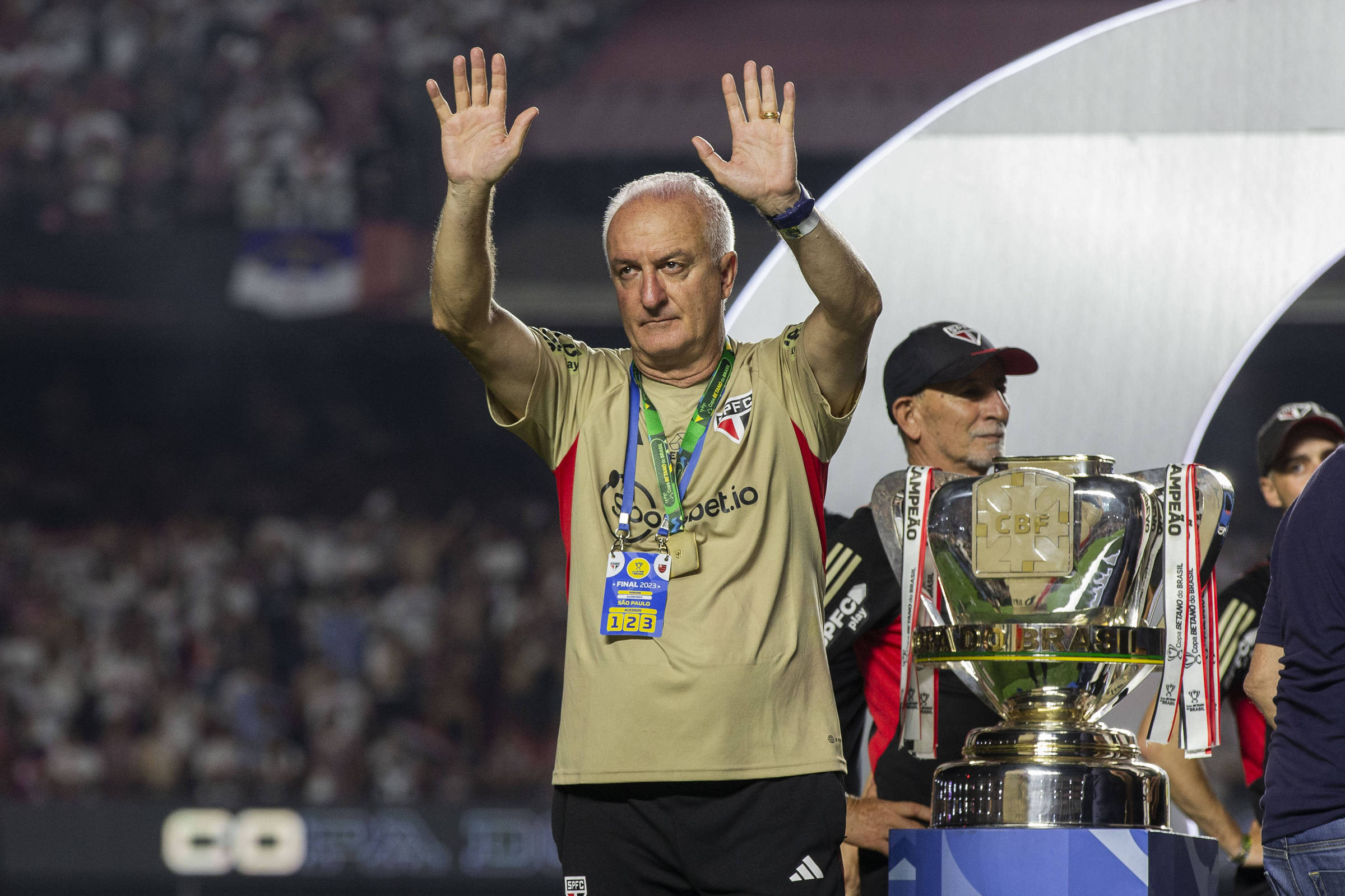 São Paulo anuncia retorno de Dorival Júnior até o fim da temporada