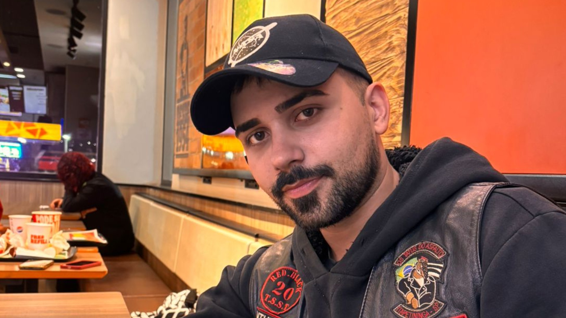 Motociclista que morreu atingido por carro estava a um quarteirão da casa da noiva e planejava casamento surpresa: 'Já haviam pago tudo', diz irmã