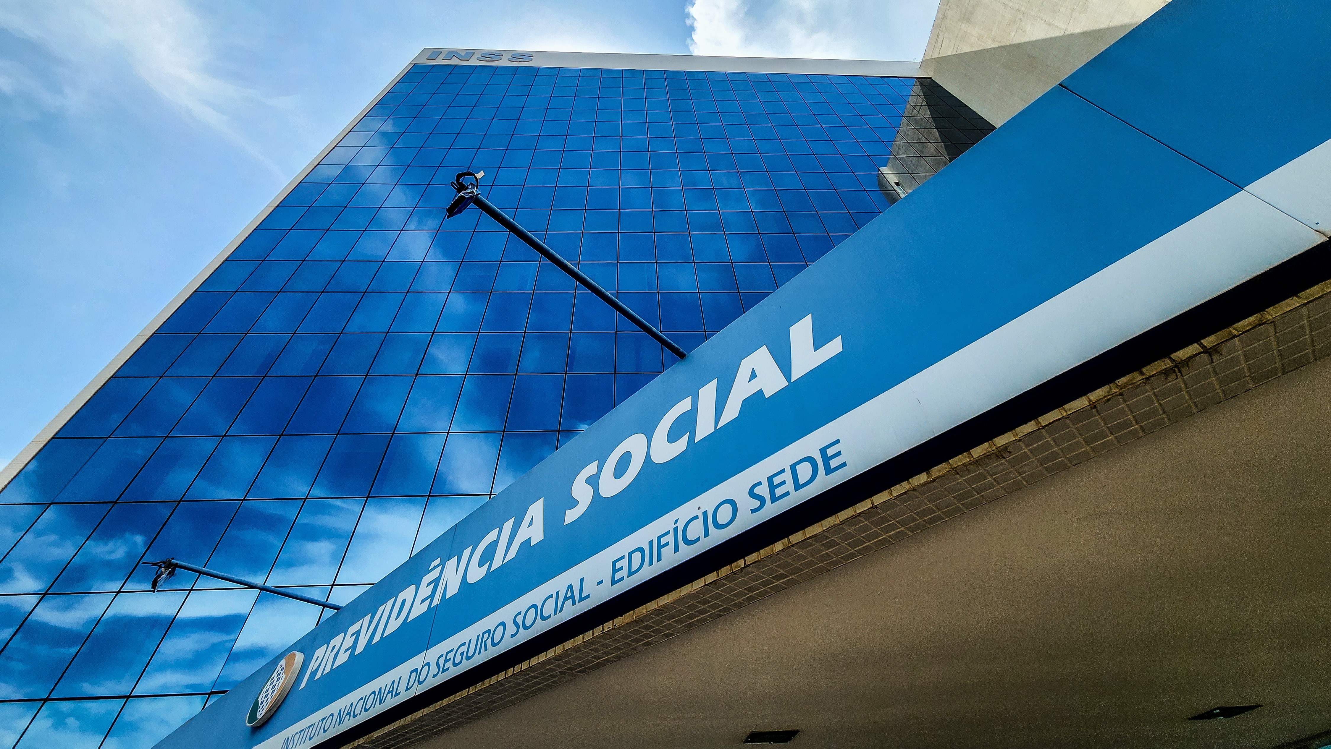 INSS inicia pagamento de benefícios de maio nesta segunda; veja calendário