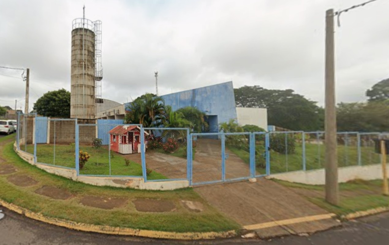 Mãe de aluno é presa suspeita de invadir escola e agredir diretora no interior de SP