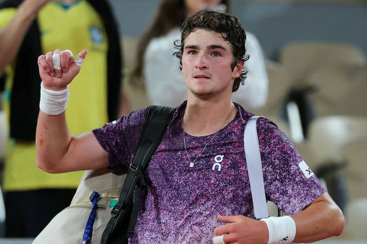 Eliminação de João Fonseca em Roland Garros vira jogo de tênis mais visto da TV paga brasileira