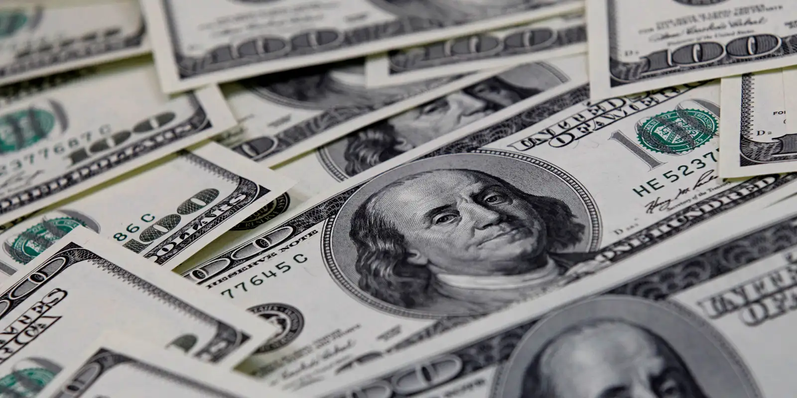 Bolsa cai 2,22%, e dólar volta a subir acima de R$ 5,06